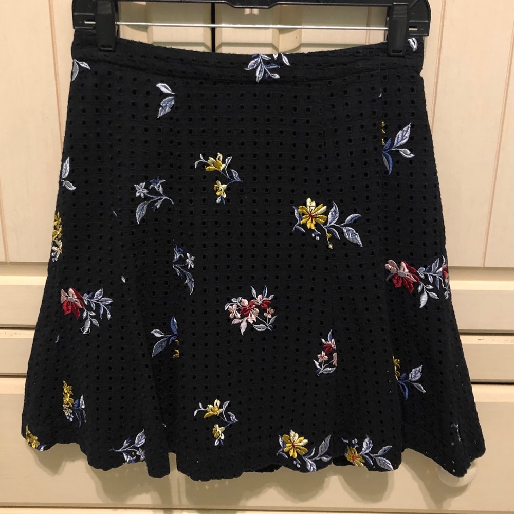 Embroidered skirt
